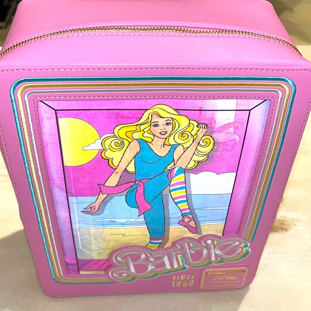 Brand new Lounge fly Barbie doll box triple pocket